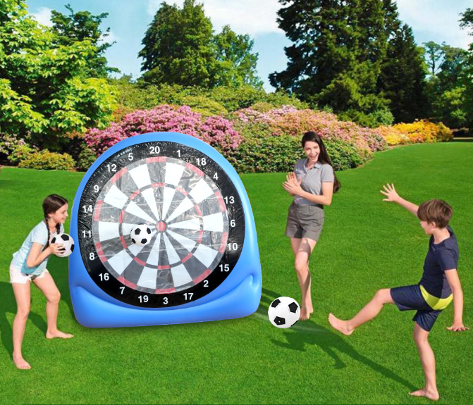 🎯⚽️Aufblasbare Fußball-Dartscheibe, riesige Fußball-Dartscheibe, kommt mit 2 Fußbällen und Luftpumpe, lässt sich in 3 Minuten installieren, ideal für große Gartenspiele.