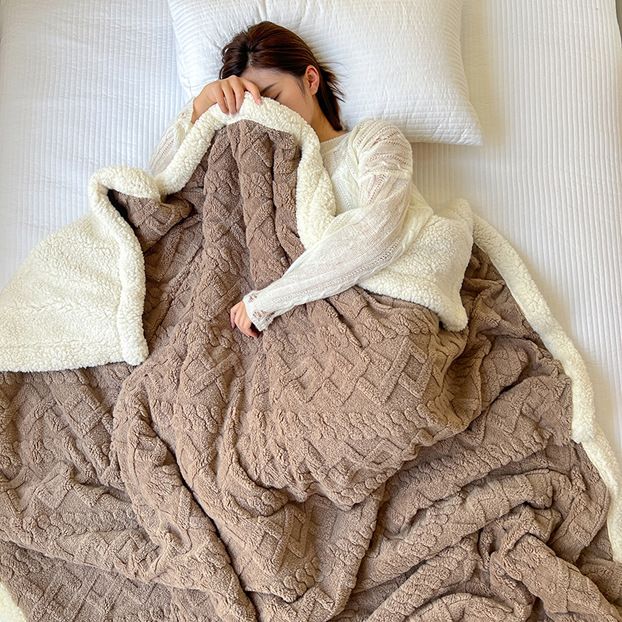 📢📢50% RABATT NU!! ❄️ Verdickte Imitat‑Kaschmir Wurfdecke — Super weiche warme Kuscheldecke für Sofa, Bett, Büro und Reisen ☁️🛋️