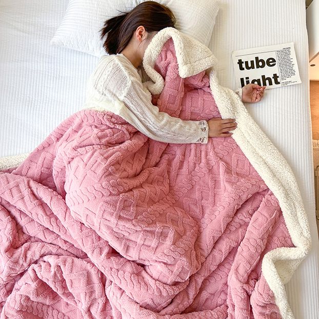 📢📢50% RABATT NU!! ❄️ Verdickte Imitat‑Kaschmir Wurfdecke — Super weiche warme Kuscheldecke für Sofa, Bett, Büro und Reisen ☁️🛋️