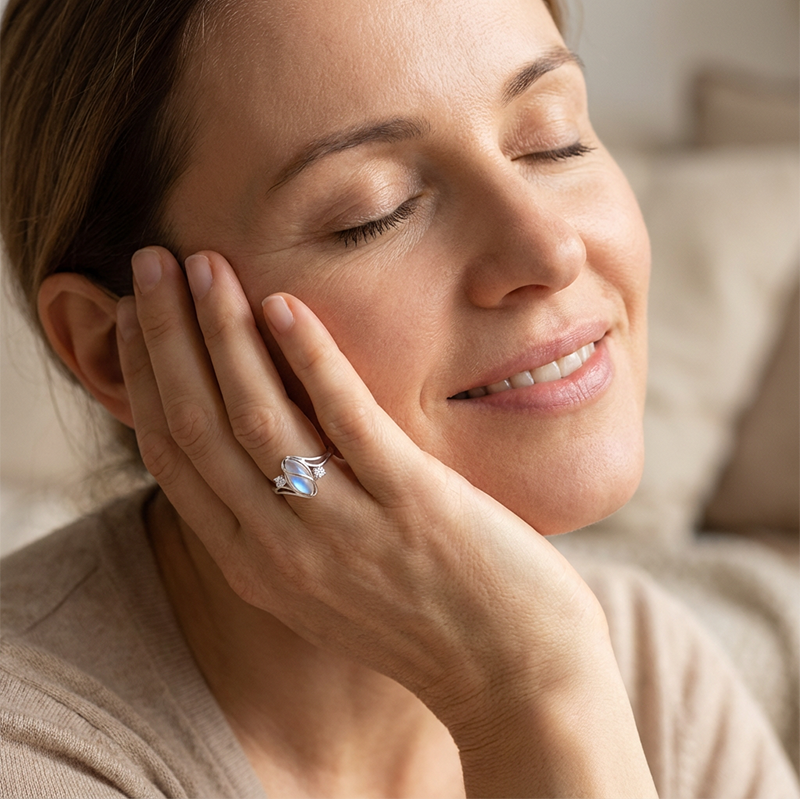 💍 50% RABATT NU!! 💎 Geometrischer Damenring mit ovalem grünem Mondstein & Zirkonia – Modern, Stilvoll & Täglicher Tragekomfort ✨