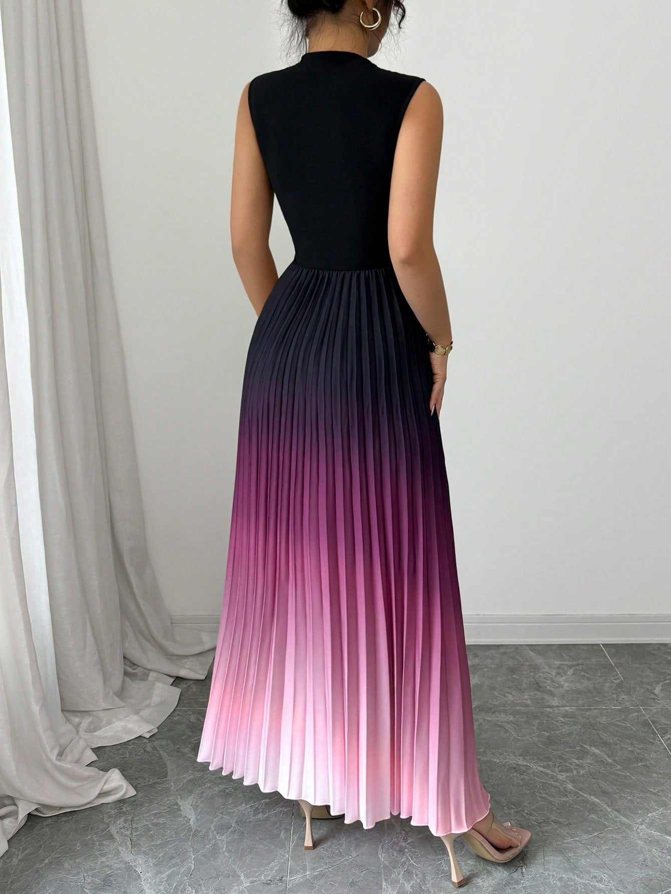 👗✨ Ombré-Faltenärmelloses Stehkragen-Maxikleid – 50% RABATT! Romantisch, feminin & perfekt für festliche Anlässe ❤️