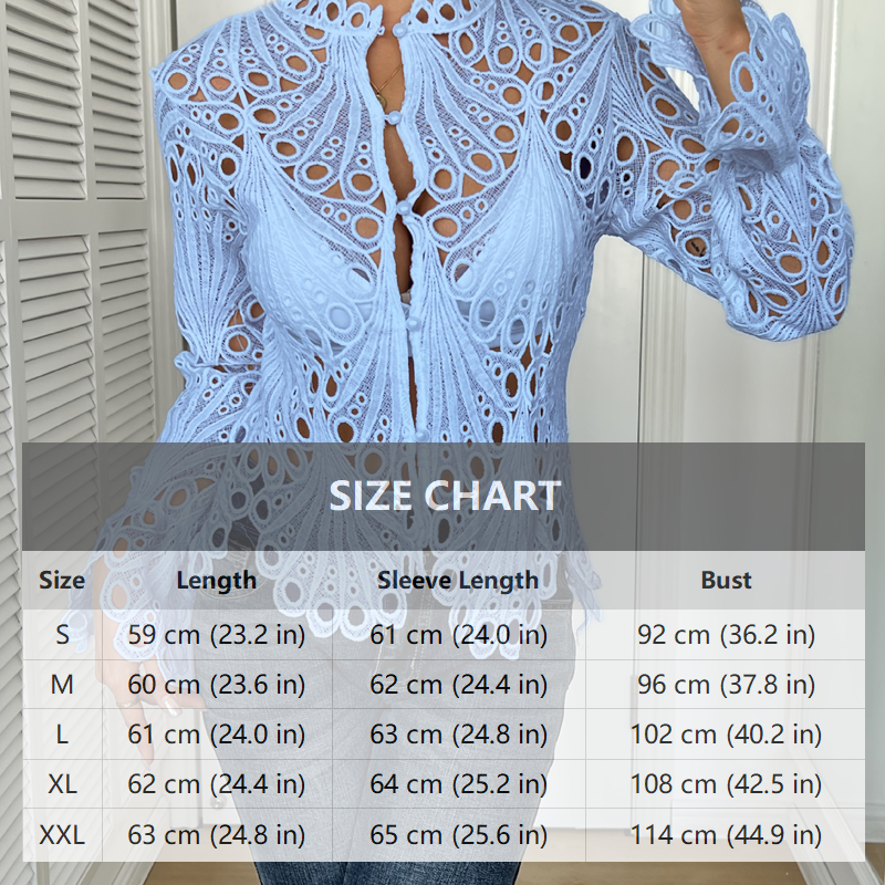Elegante Bluse mit Ajour-Spitze und Trompetenärmeln