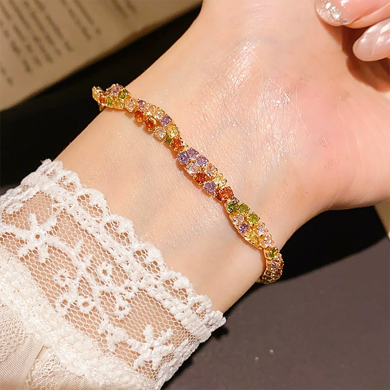 ✨Kaufe 2, erhalte 1 gratis💎 Retro Crossover Gedrehtes Mehrfarbiges Zirkon Verstellbares Armband für Damen