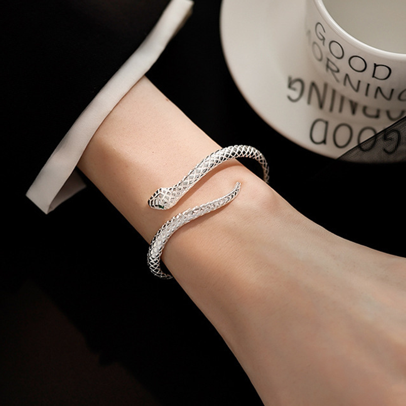 🐍 50% RABATT! ✨ Vintage Schlangen-Armreif – Verstellbar, mit Schuppendetails & grünen Augen – Einzigartiges Accessoire mit Charakter 🖤